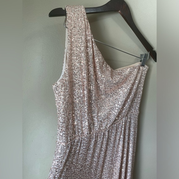 Baltic Born Astrea Sequin One Shoulder Maxi Dress Champagne Rose Color Size XL - Picture 9 of 12
